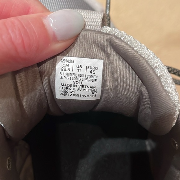 Worn Only Twice ASICS Gel Shoes - Picture 5 of 7